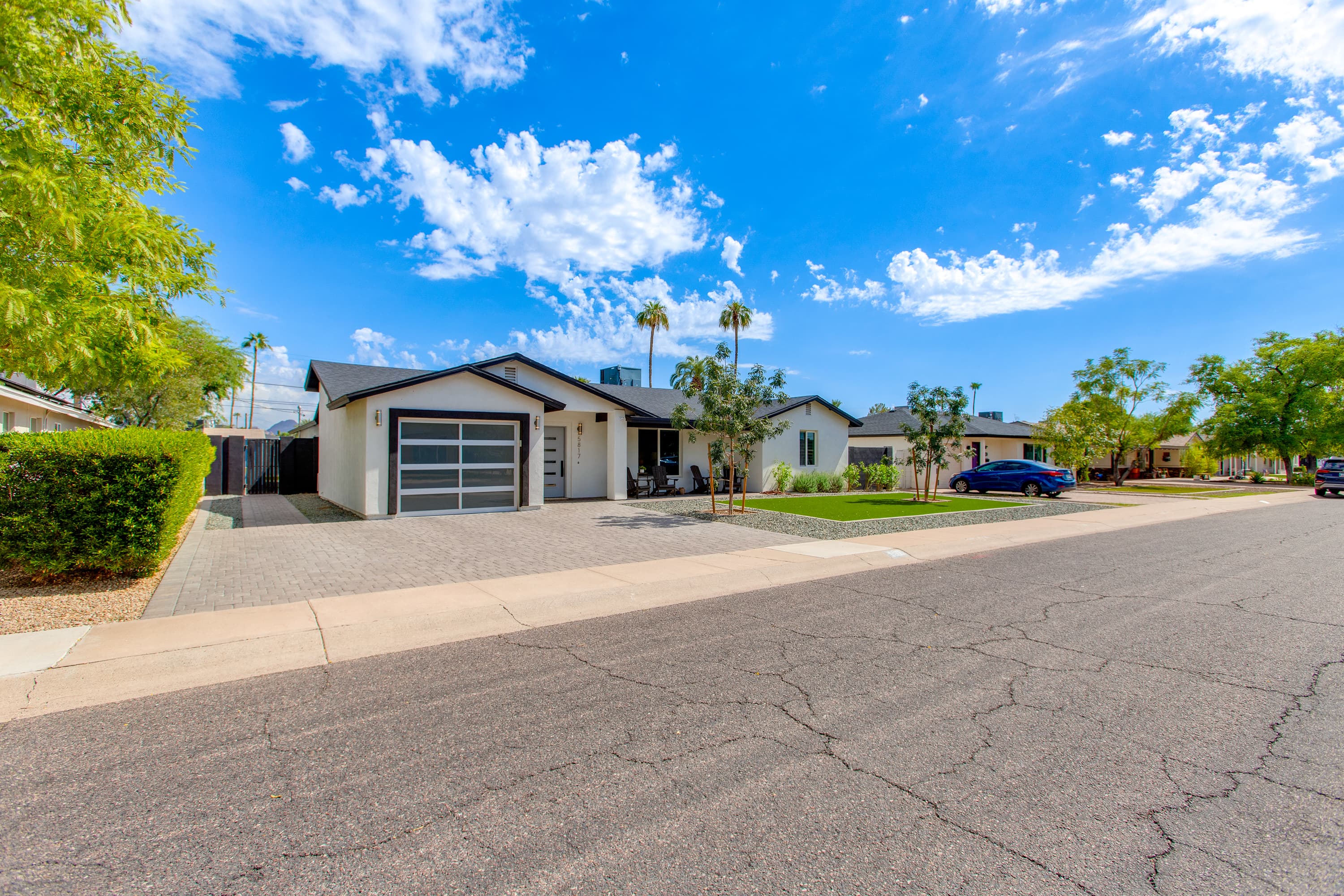 Modern Minimalist Home thumbnail 4