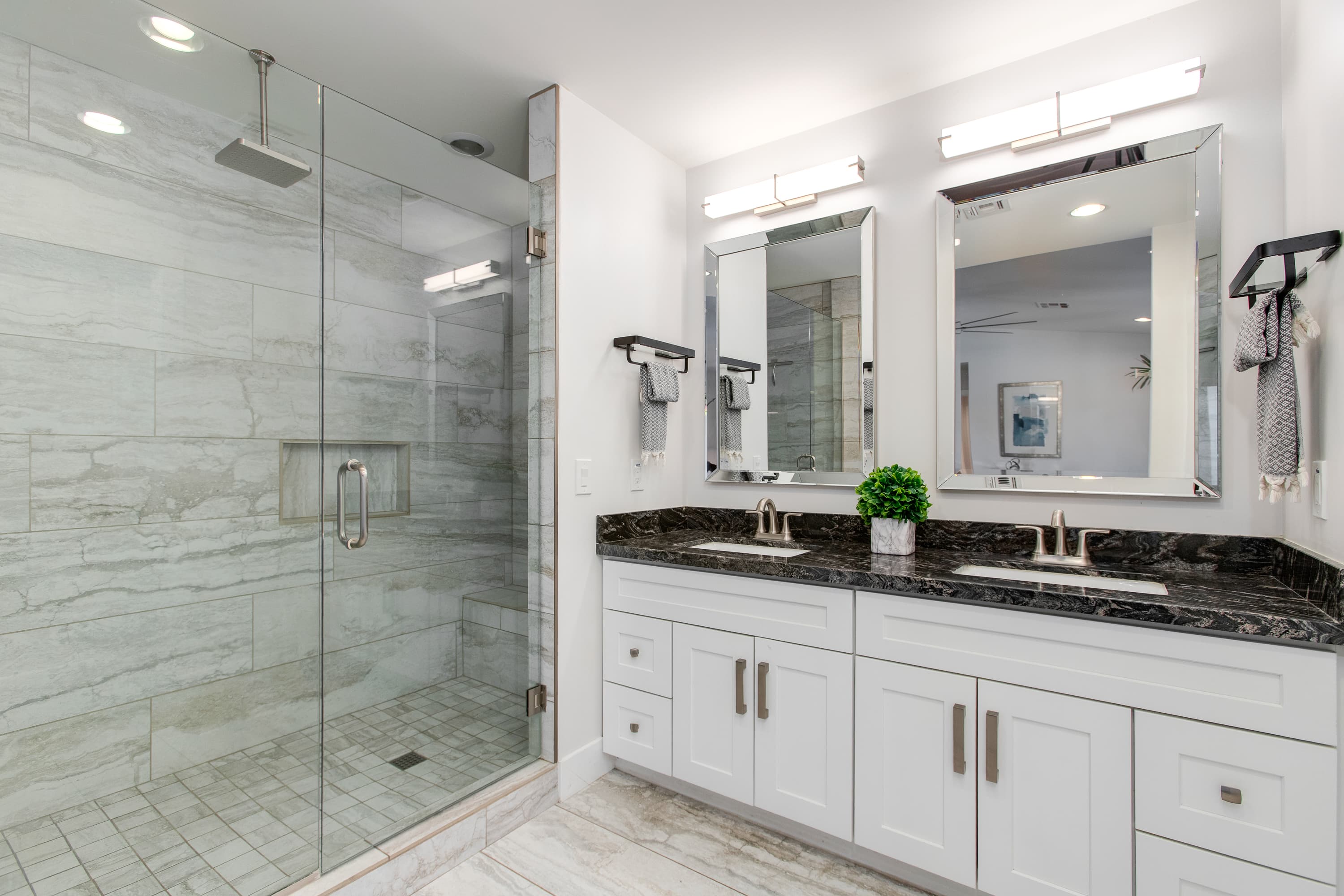 Modern Minimalist Home thumbnail 30