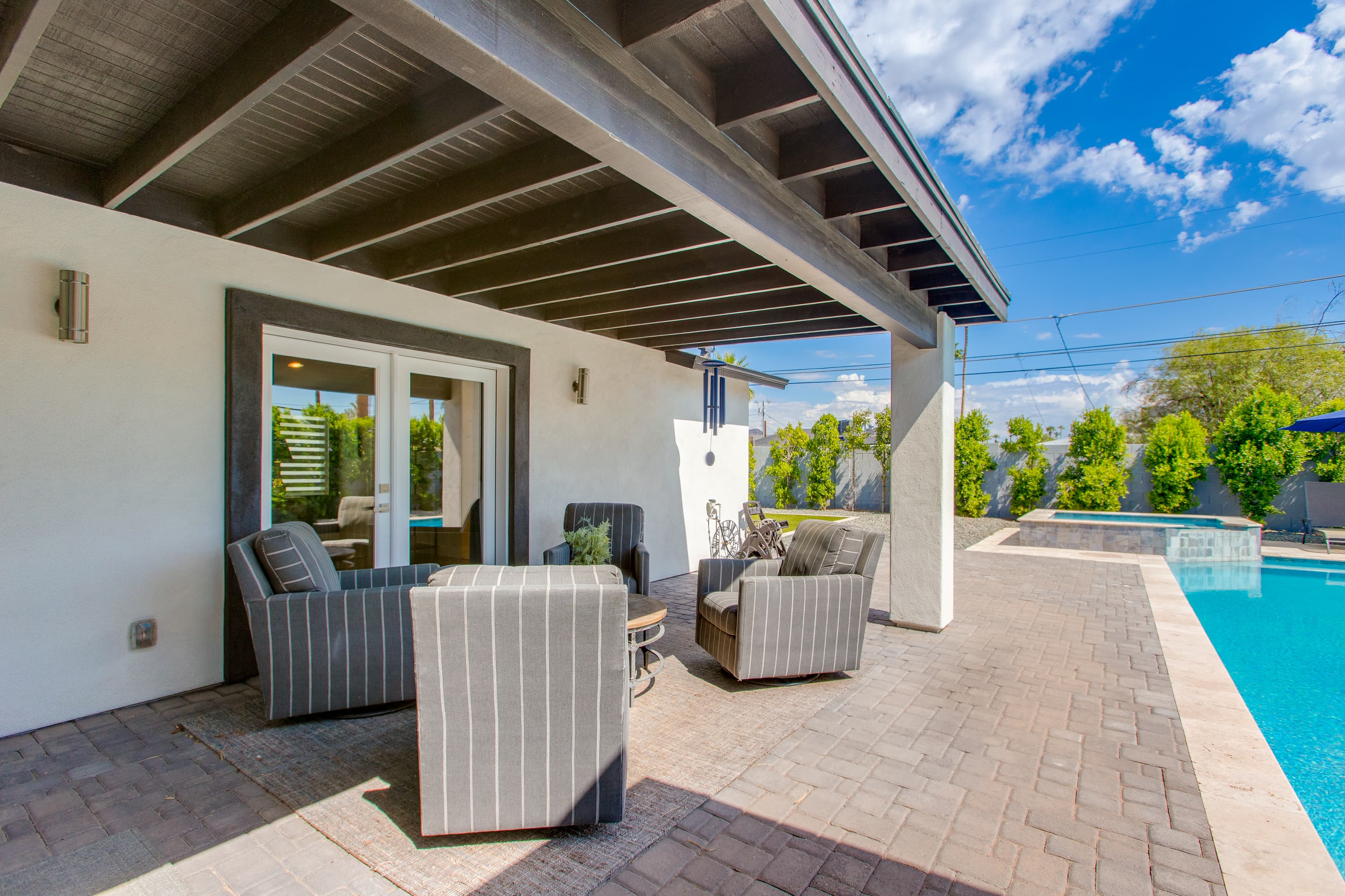 Modern Minimalist Home thumbnail 45